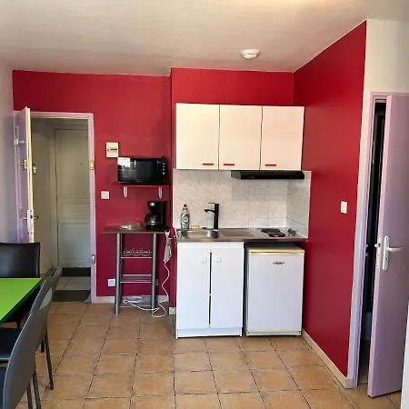 Immeuble Traverse Des Iles Апартаменты